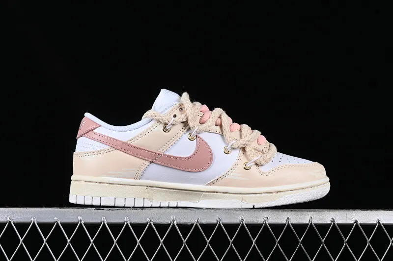 All Categories Nk SB Dunk Series Nk SB Dunk Low Low-top sneakers Nk Dunk Low Retro vibe style Rose cloth patch Brown and white distressed oxidation SB strap casual sneakers DH9765-100